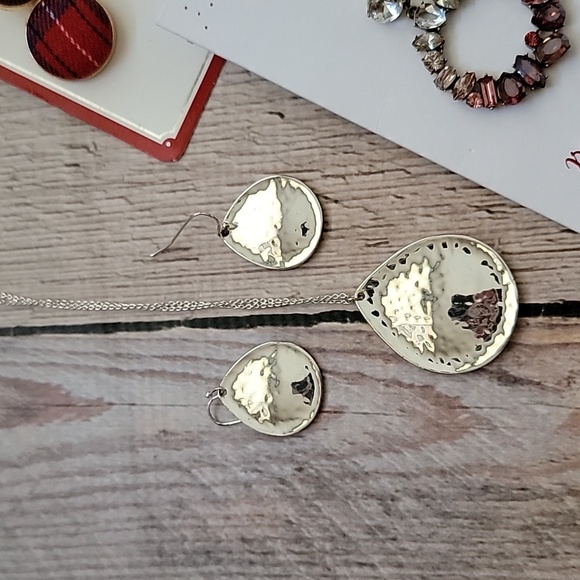 Set of Ann Taylor Loft Jewelry - Picture 2 of 6